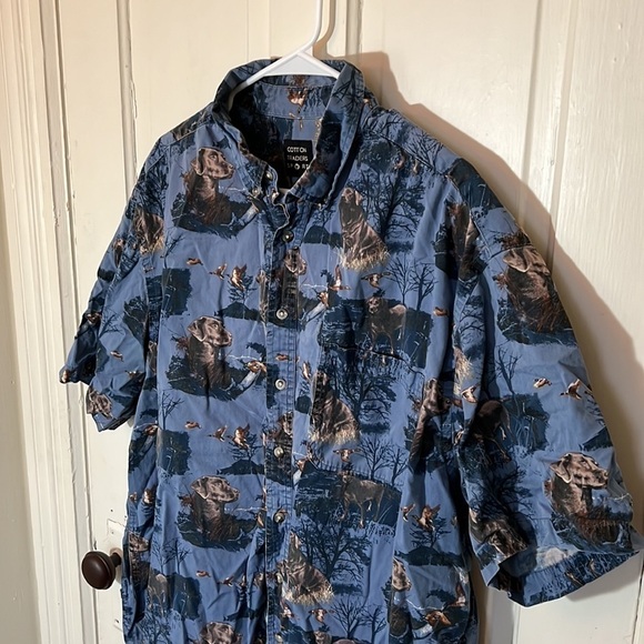 Cotton Traders Sport Dog and Duck Graphic Short Sleeve Button-up - Picture 2 of 5